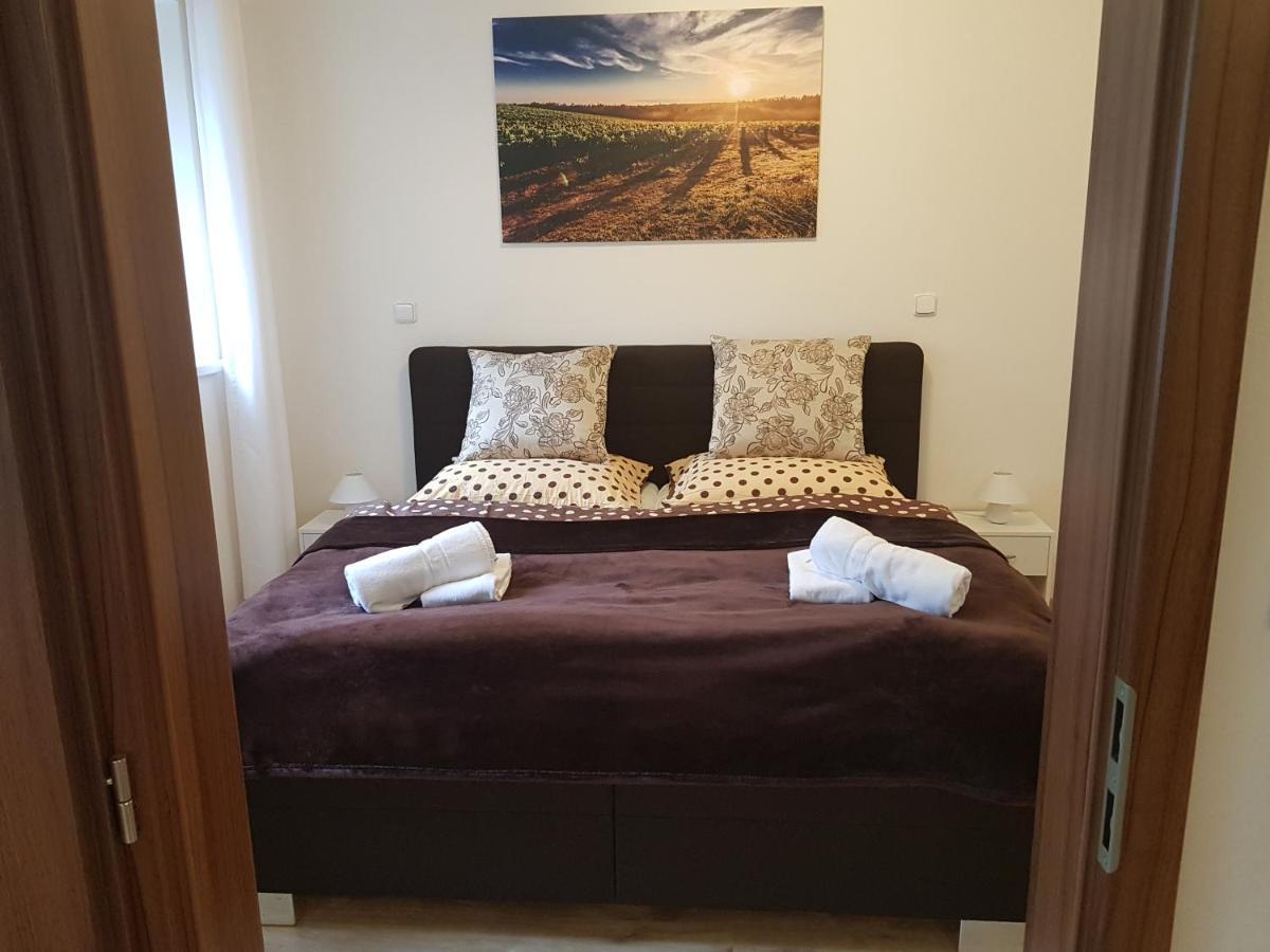 Apartman Rezidence Mikulov Extérieur photo